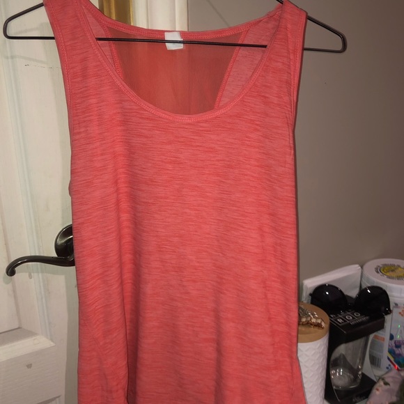 Lightly Worn Clothing - Picture 4 of 8
